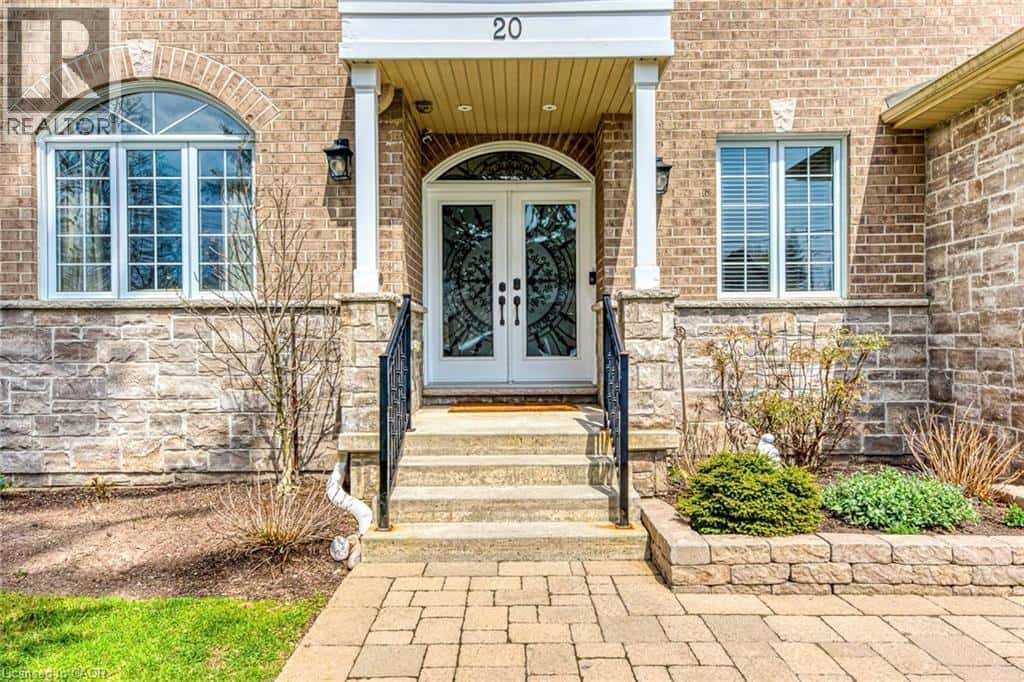 20 VINEGAR Hill — Waterdown, Ontario - Photo 3 of 41