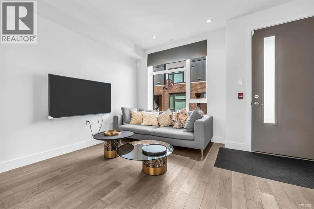 7623 YUKON STREET — Vancouver, British Columbia - Photo 2 of 34