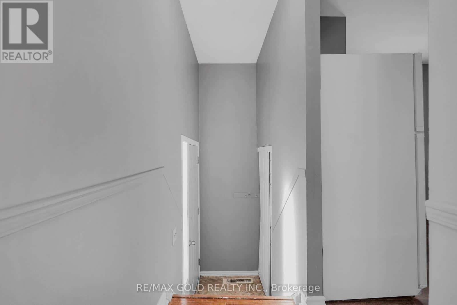 74 RADFORD DRIVE — Brampton (Brampton North), Ontario - Photo 4 of 49