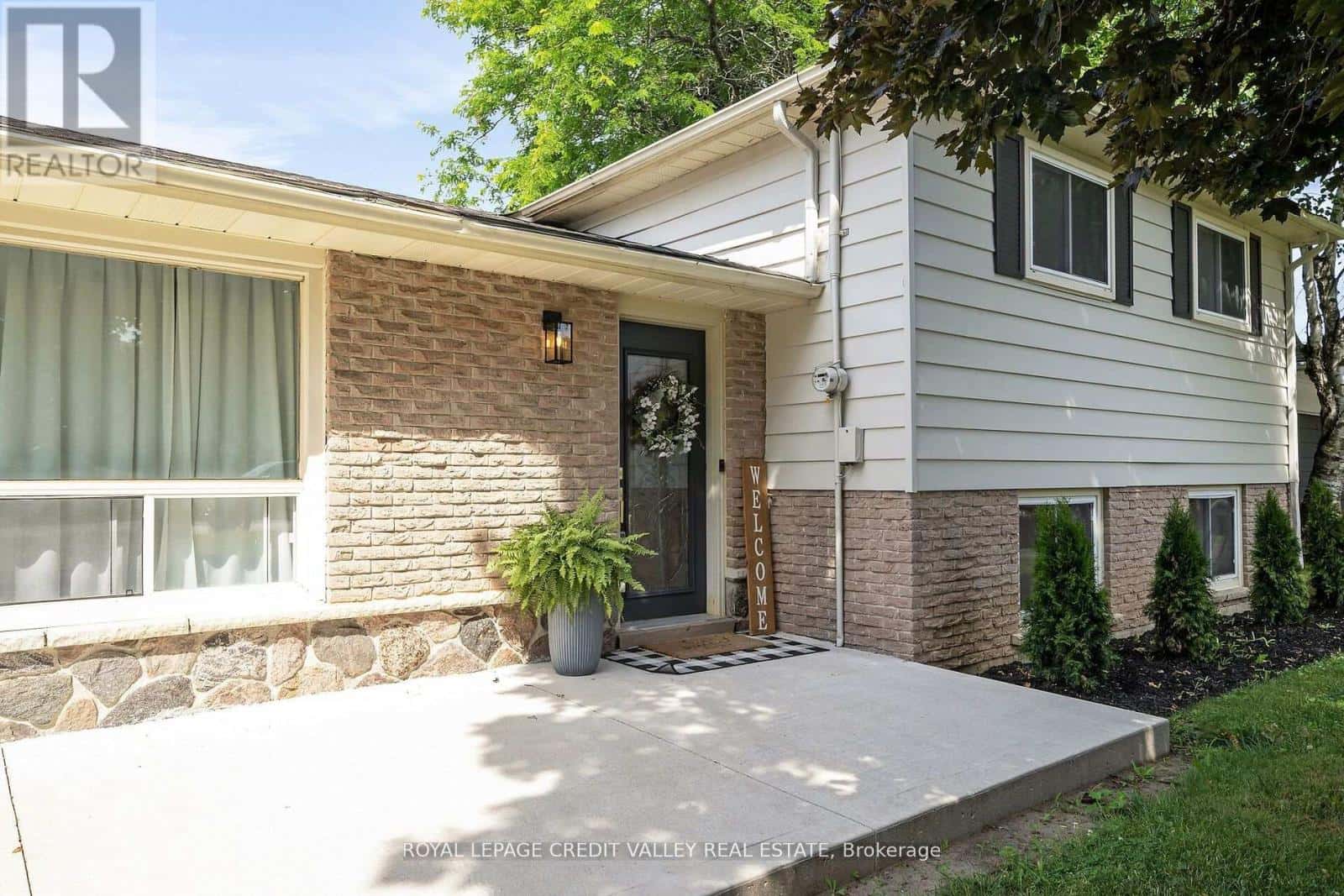 47 LARRY STREET — Caledon (Caledon East), Ontario - Photo 3 of 45