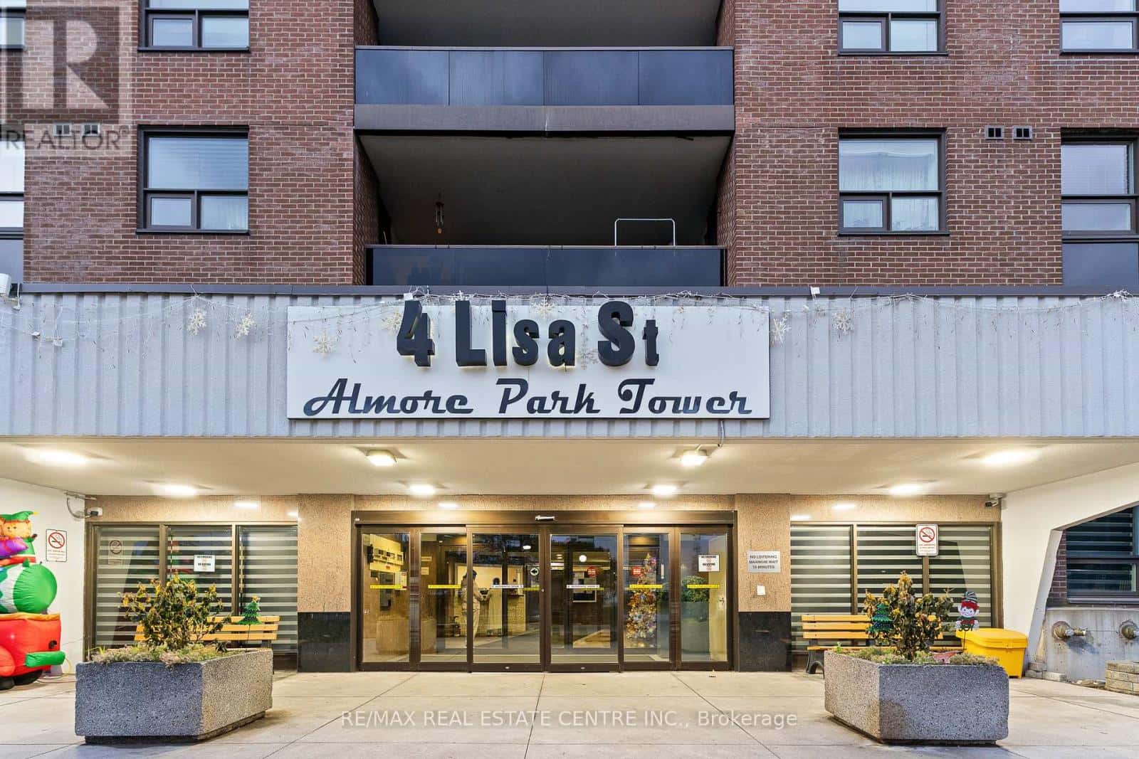 404 - 4 LISA STREET — Brampton (Queen Street Corridor), Ontario - Photo 3 of 42