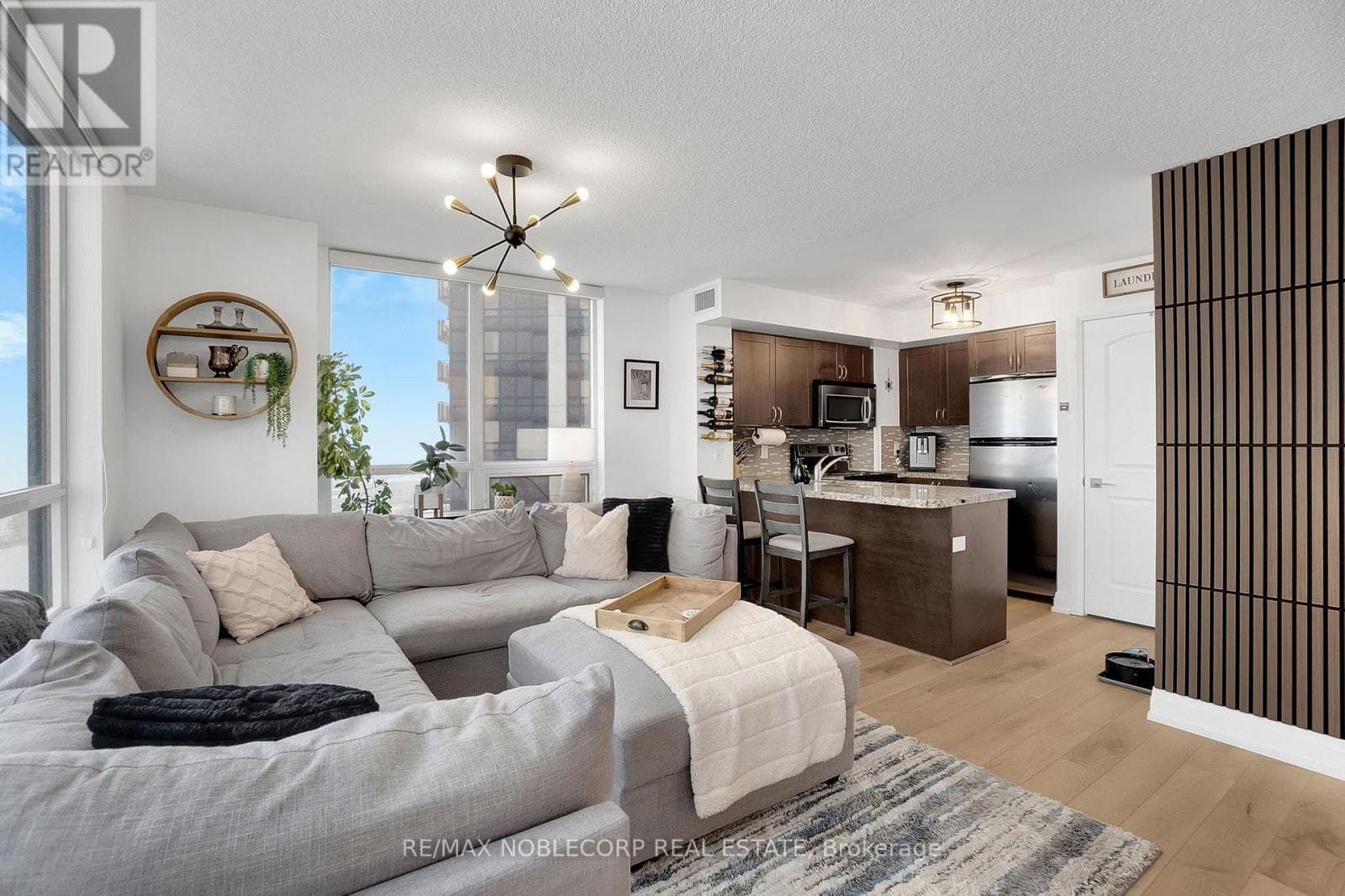 917 - 1060 SHEPPARD AVENUE W — Toronto (York University Heights), Ontario - Main photo