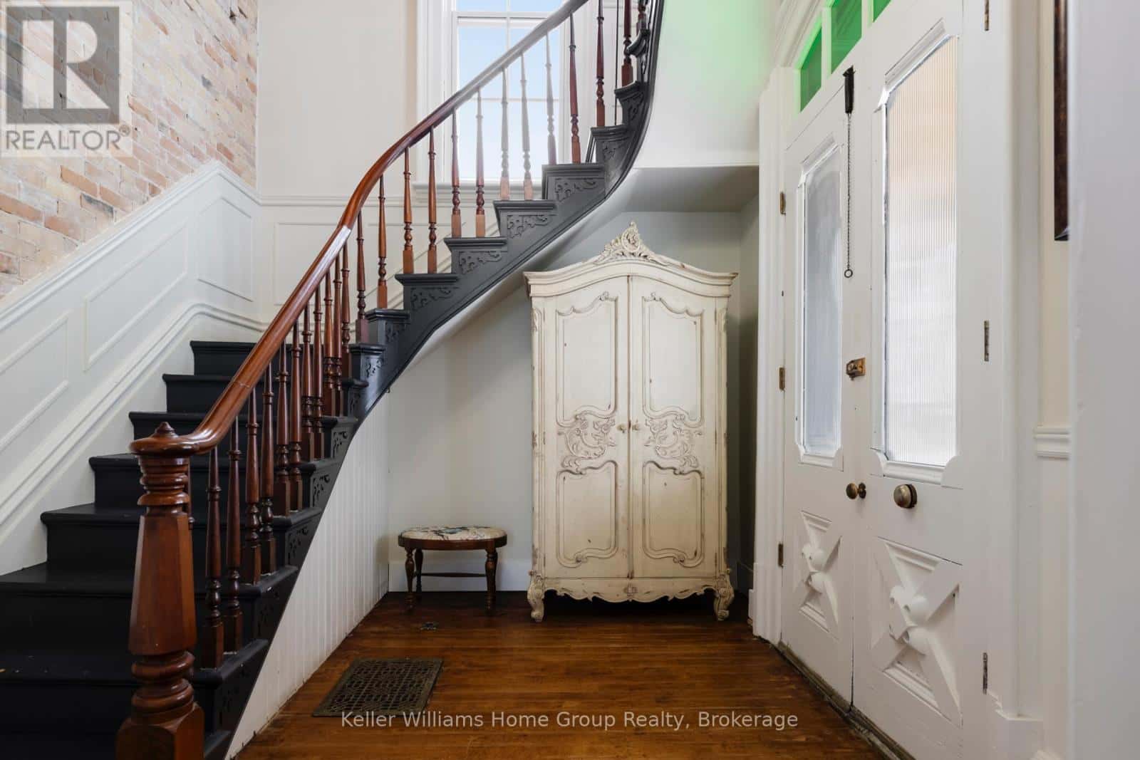 150 WELLINGTON STREET E — Wellington North (Mount Forest), Ontario - Photo 2 of 40