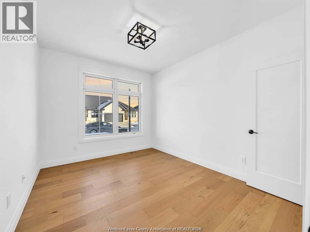 2611 BARKLEY AVENUE — Windsor, Ontario - Photo 3 of 23