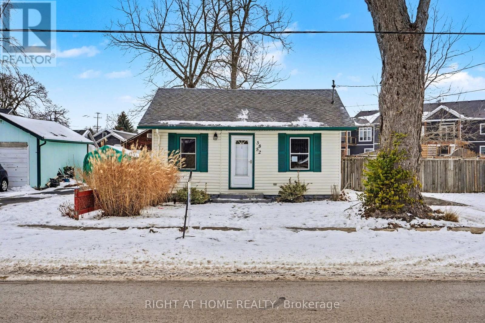 3852 BRUNSWICK AVENUE — Fort Erie (Crystal Beach), Ontario - Main photo