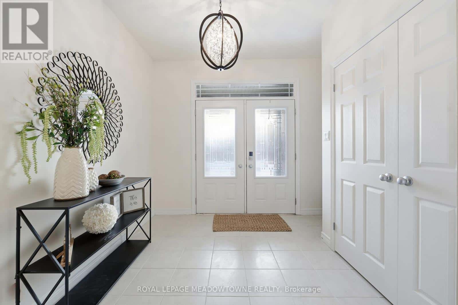 63 WESTRA DRIVE — Guelph (Willow West/Sugarbush/West Acres), Ontario - Photo 2 of 29