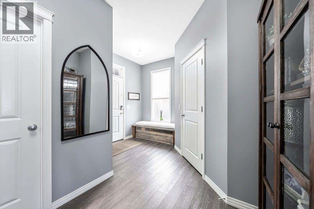 6 Ranchers Bay — Okotoks, Alberta - Photo 3 of 49