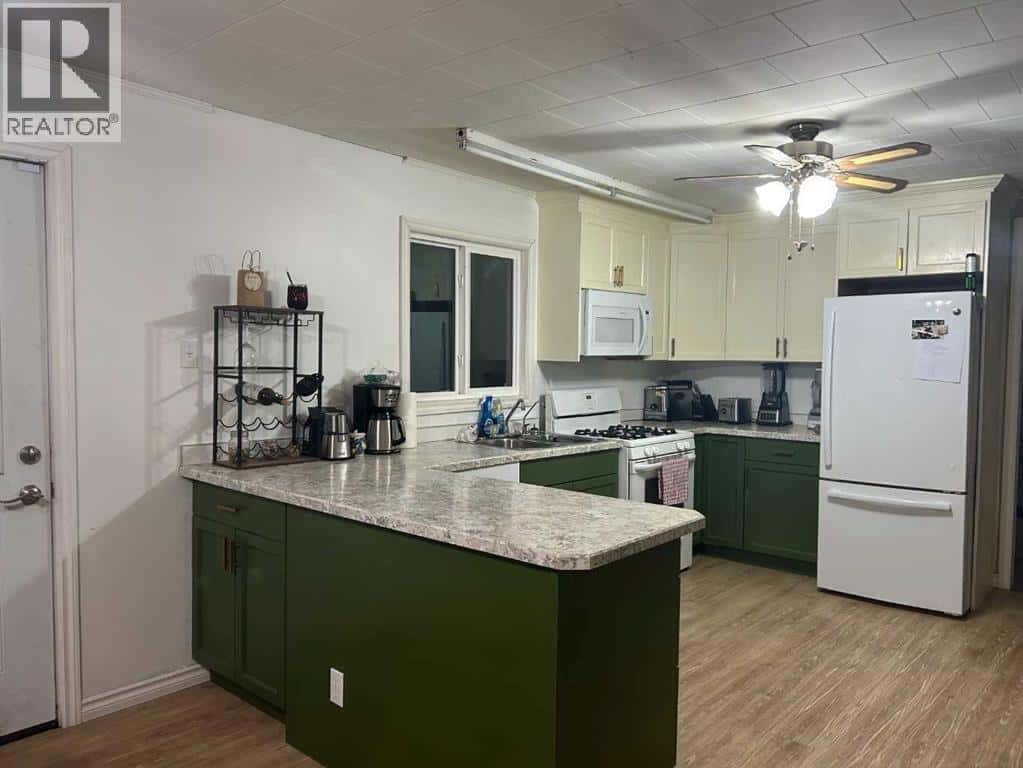 82142, Highway 744 — Rural Northern Sunrise County, Alberta - Photo 4 of 14