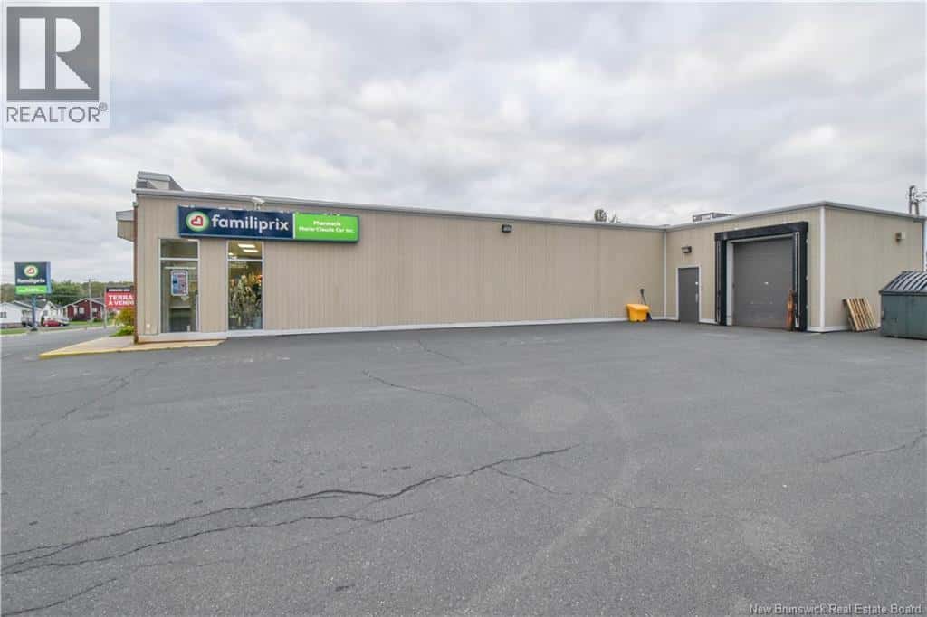 1351 des Fondateurs Street — Paquetville, New Brunswick - Photo 4 of 37