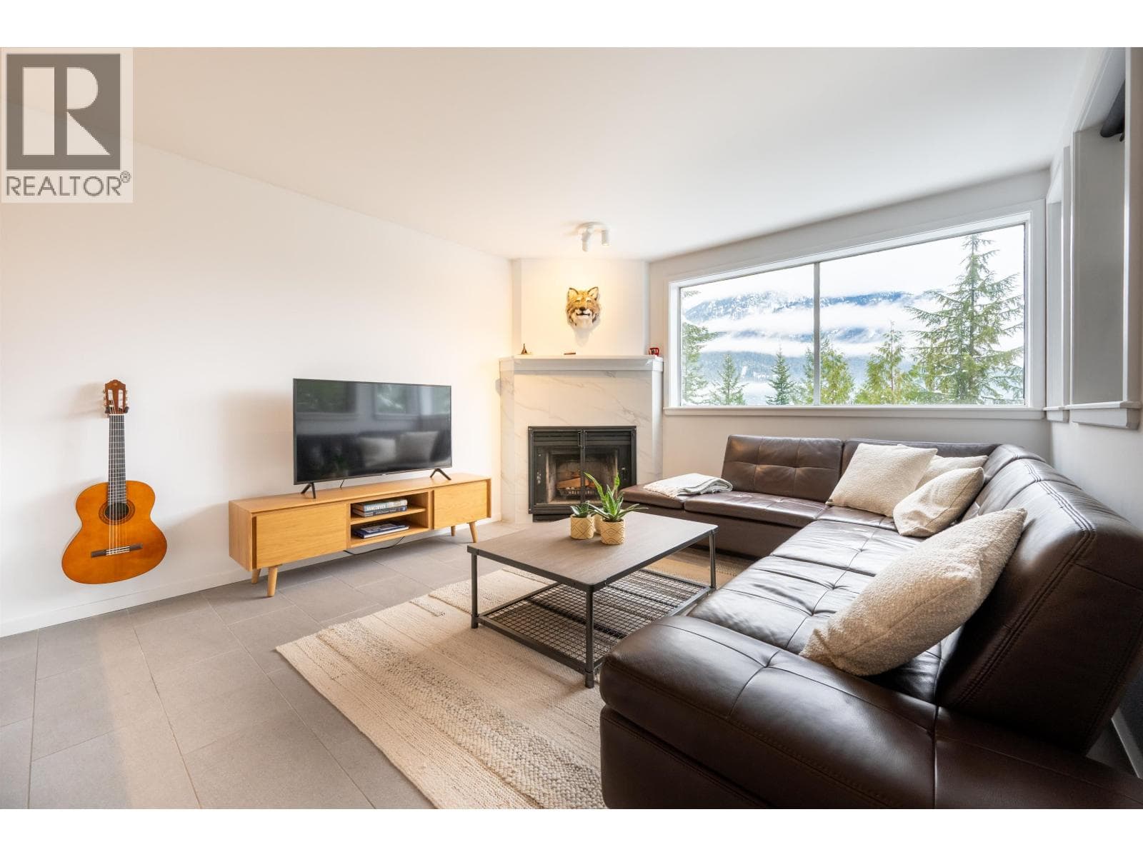 14 2240 GONDOLA WAY — Whistler, British Columbia - Main photo