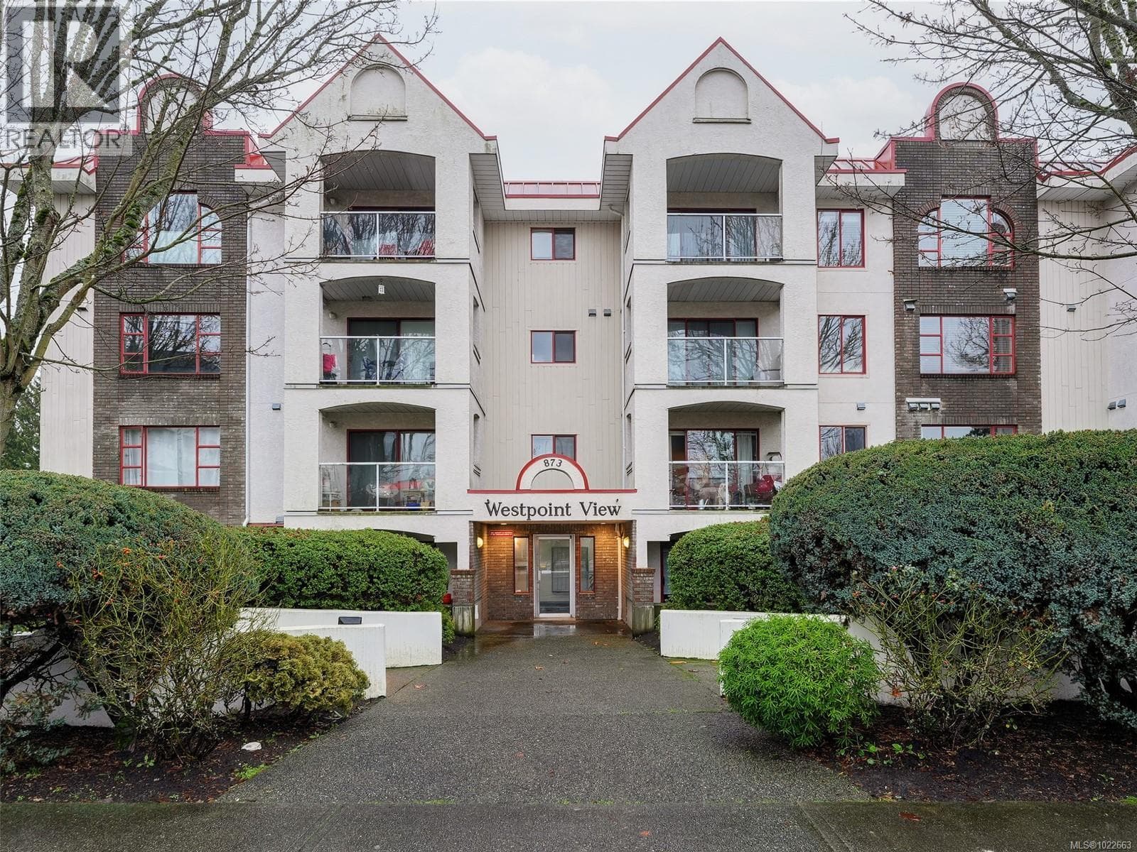 106 873 Esquimalt Rd — Esquimalt, British Columbia - Main photo