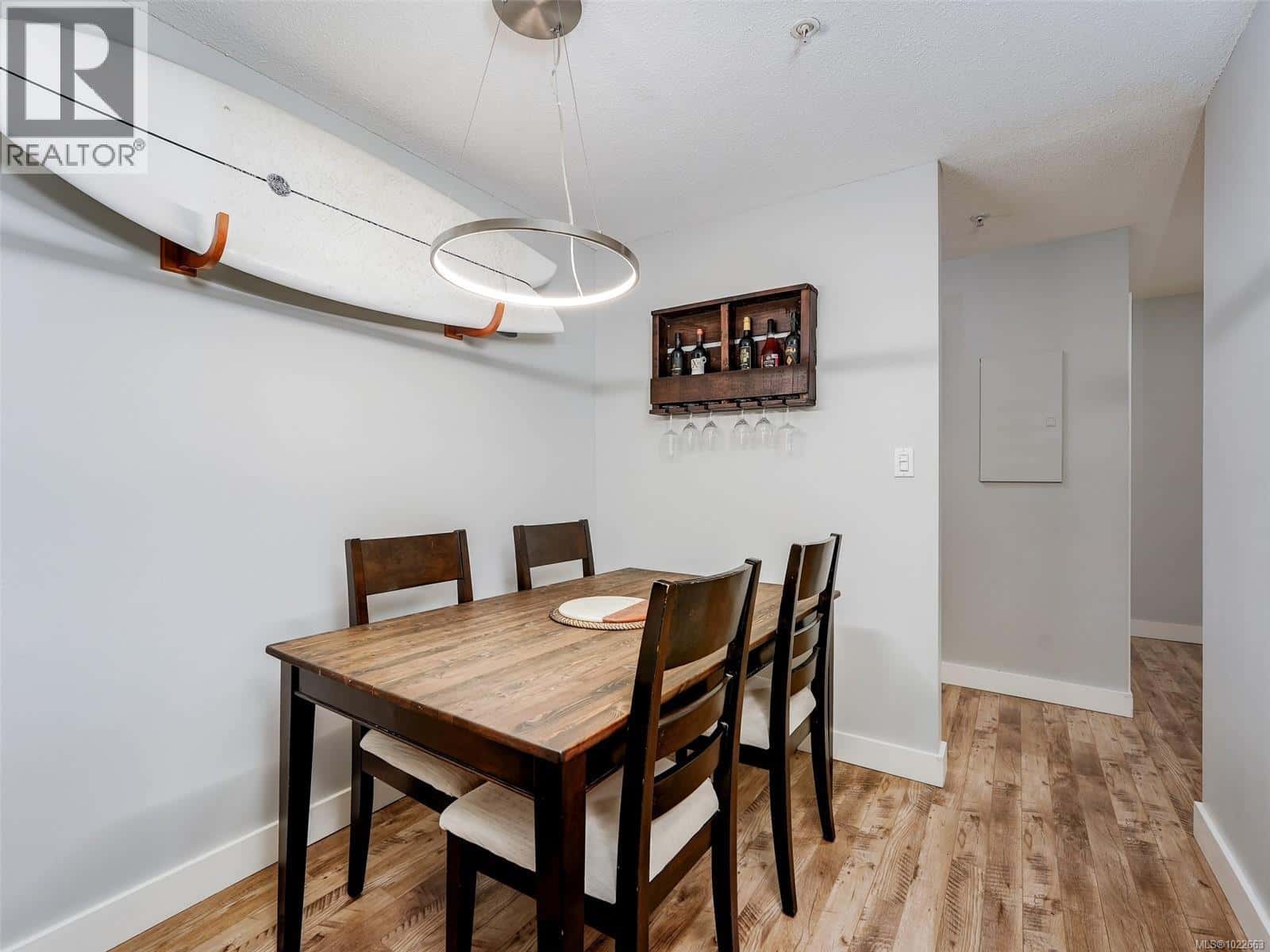 106 873 Esquimalt Rd — Esquimalt, British Columbia - Photo 5 of 44