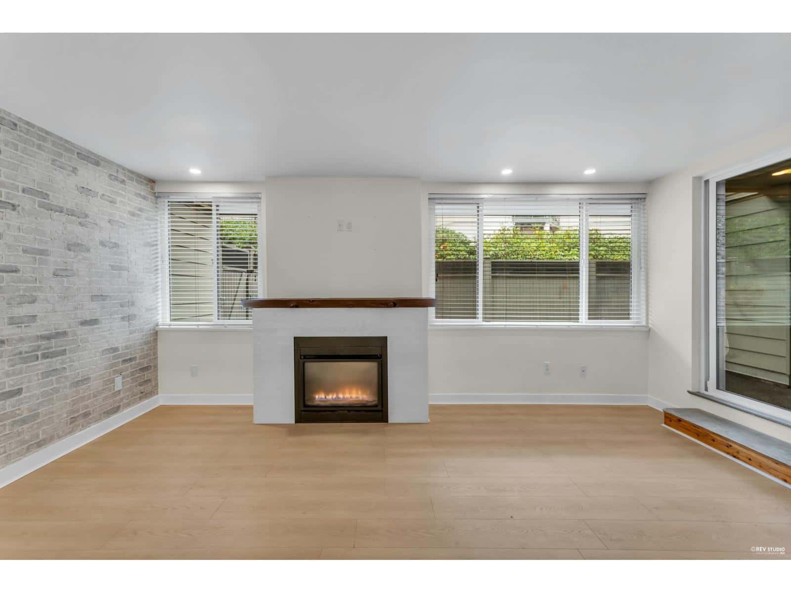 110 15282 19 AVENUE — Surrey, British Columbia - Photo 3 of 32