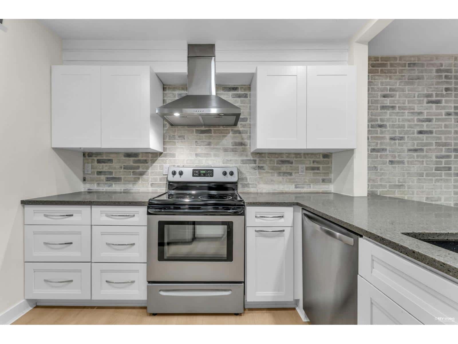 110 15282 19 AVENUE — Surrey, British Columbia - Photo 4 of 32