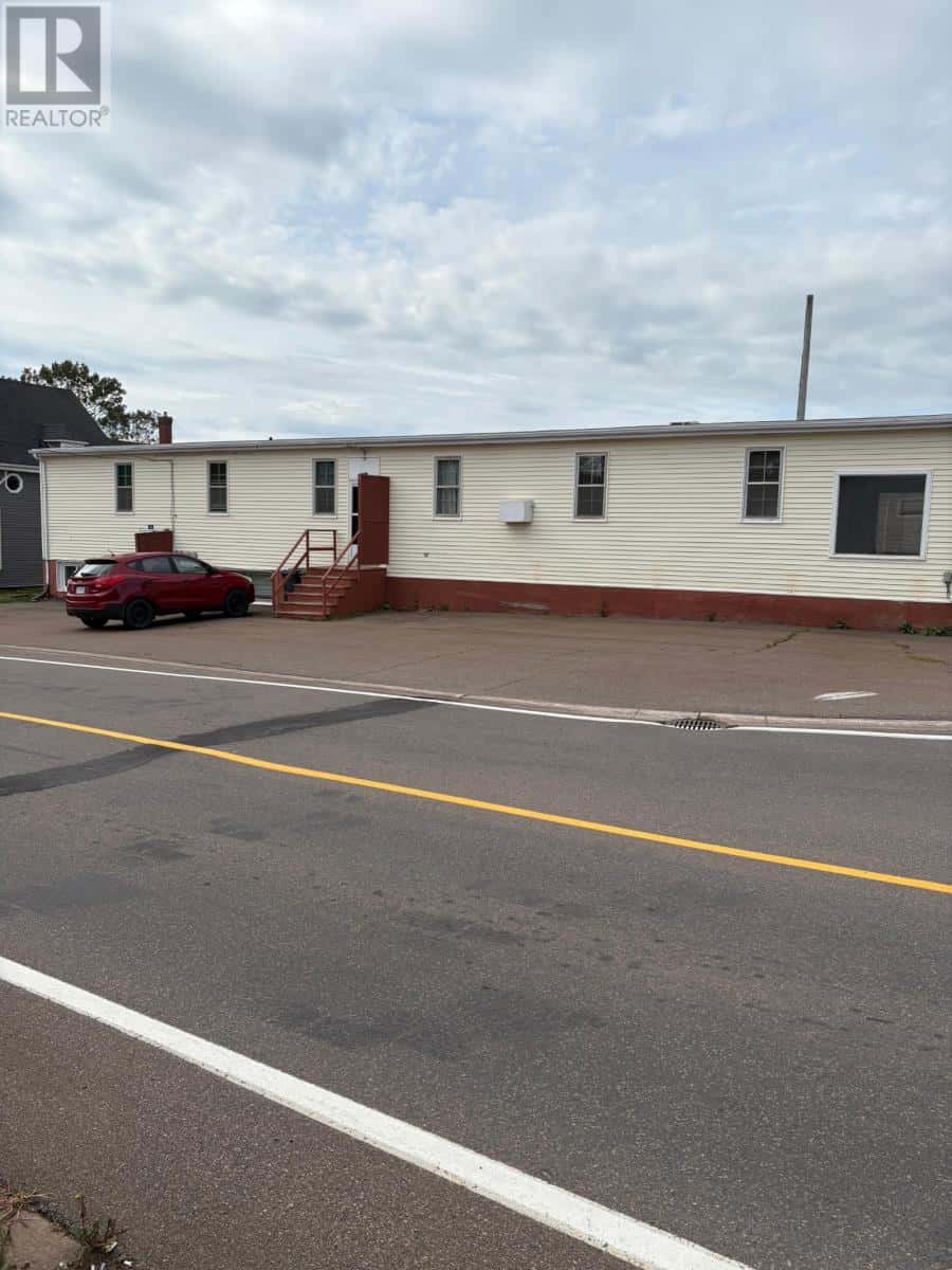 130 Main Street — Souris, Prince Edward Island - Photo 4 of 30