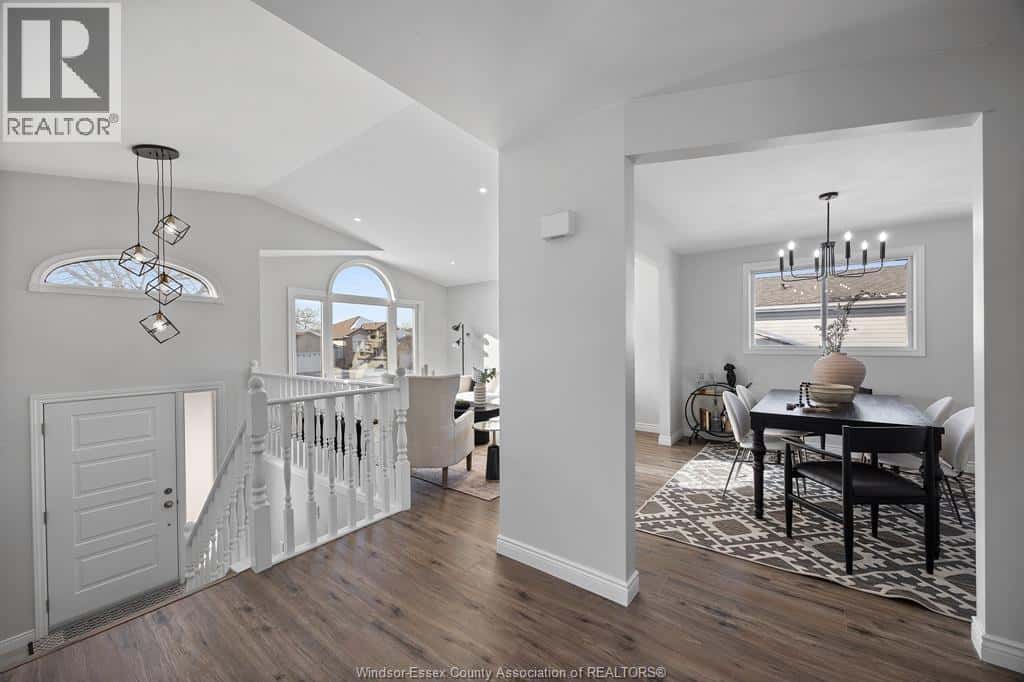 2978 CONSERVATION DRIVE — Windsor, Ontario - Photo 2 of 30