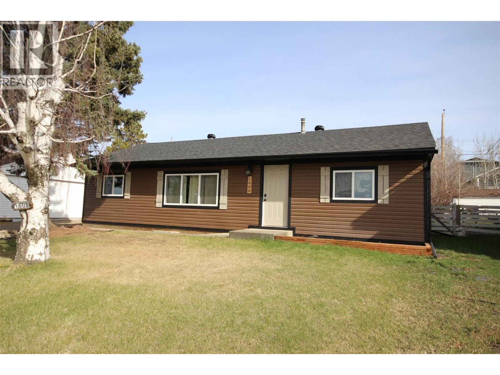 1608 95 Avenue — Dawson Creek, British Columbia - Main photo