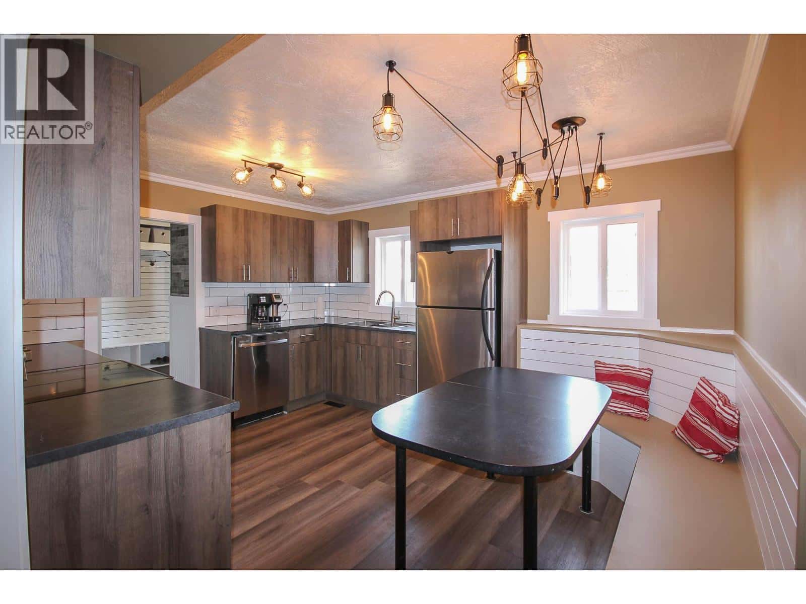 1608 95 Avenue — Dawson Creek, British Columbia - Photo 5 of 20