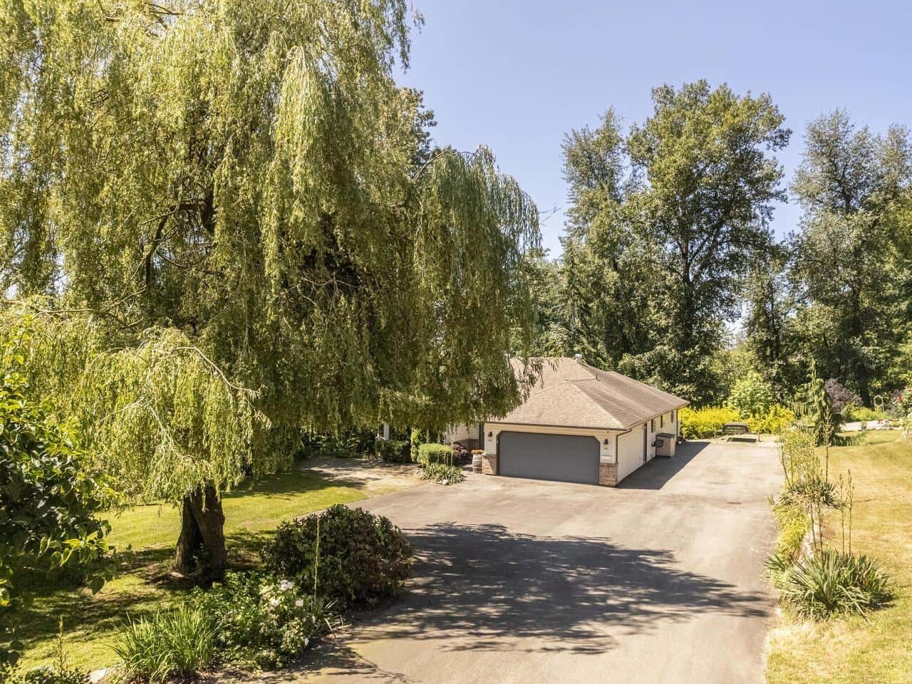 7681 HORNE STREET — Mission, British Columbia - Photo 2 of 40