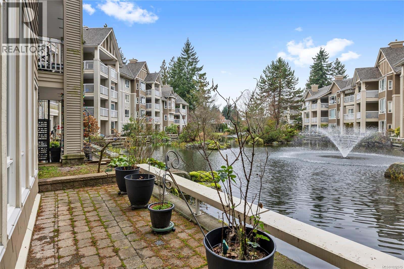 104 5685 Edgewater Lane — Nanaimo, British Columbia - Photo 2 of 54