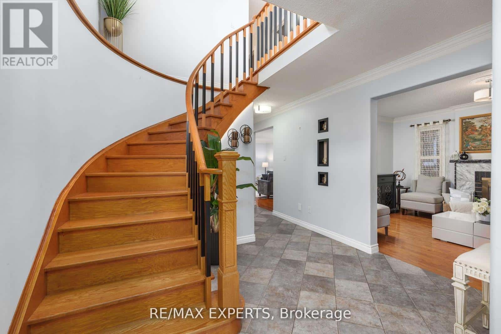 482 MALAGA ROAD — Mississauga (Fairview), Ontario - Photo 4 of 46