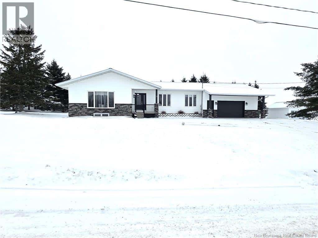 19 5th Ave — Saint-André, New Brunswick - Photo 3 of 49