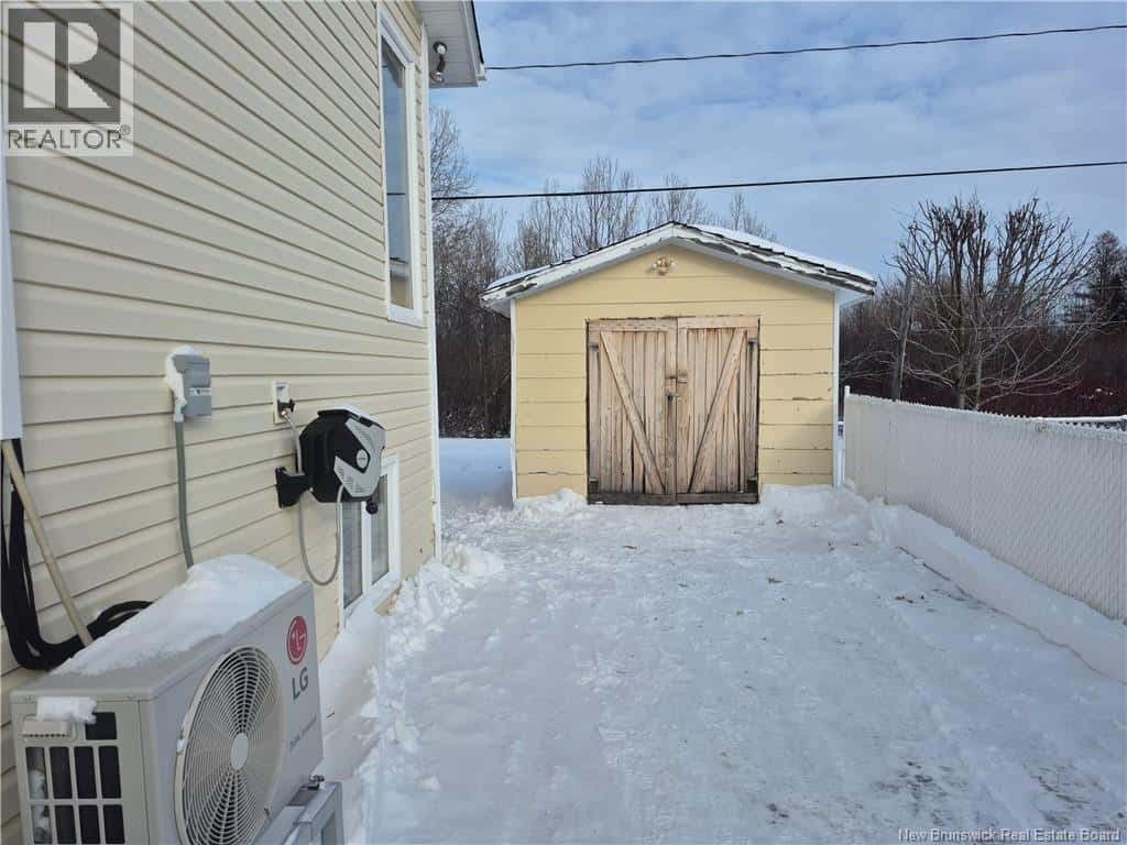 2045 Brideau — Bathurst, New Brunswick - Photo 2 of 25