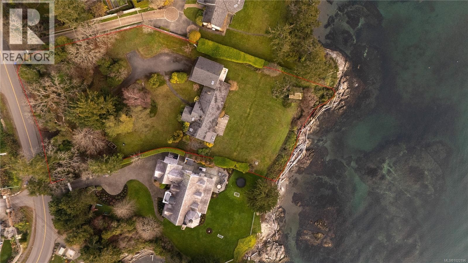 3901 Tudor Ave — Saanich, British Columbia - Main photo