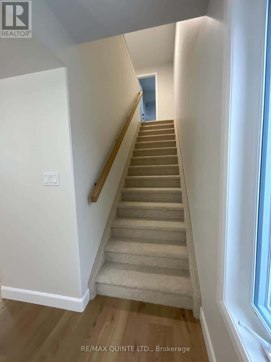 93 RAYCROFT DRIVE — Belleville (Thurlow Ward), Ontario - Photo 4 of 15