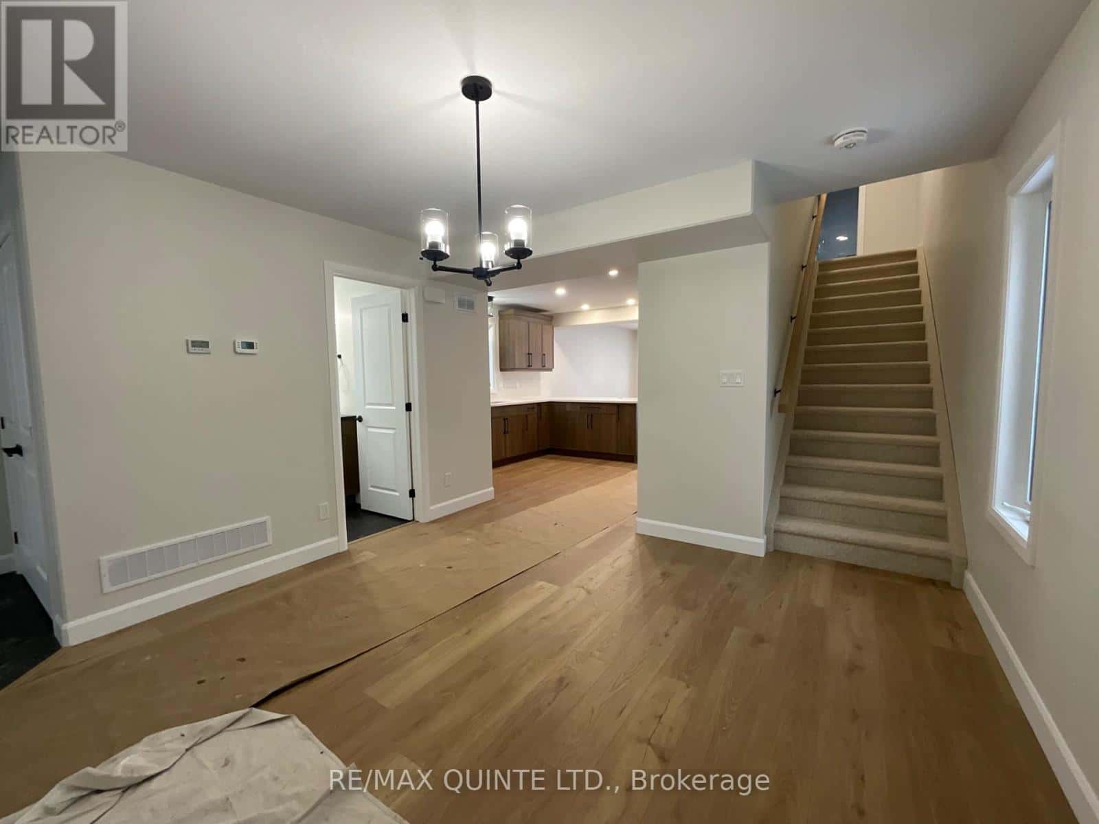 93 RAYCROFT DRIVE — Belleville (Thurlow Ward), Ontario - Photo 2 of 15