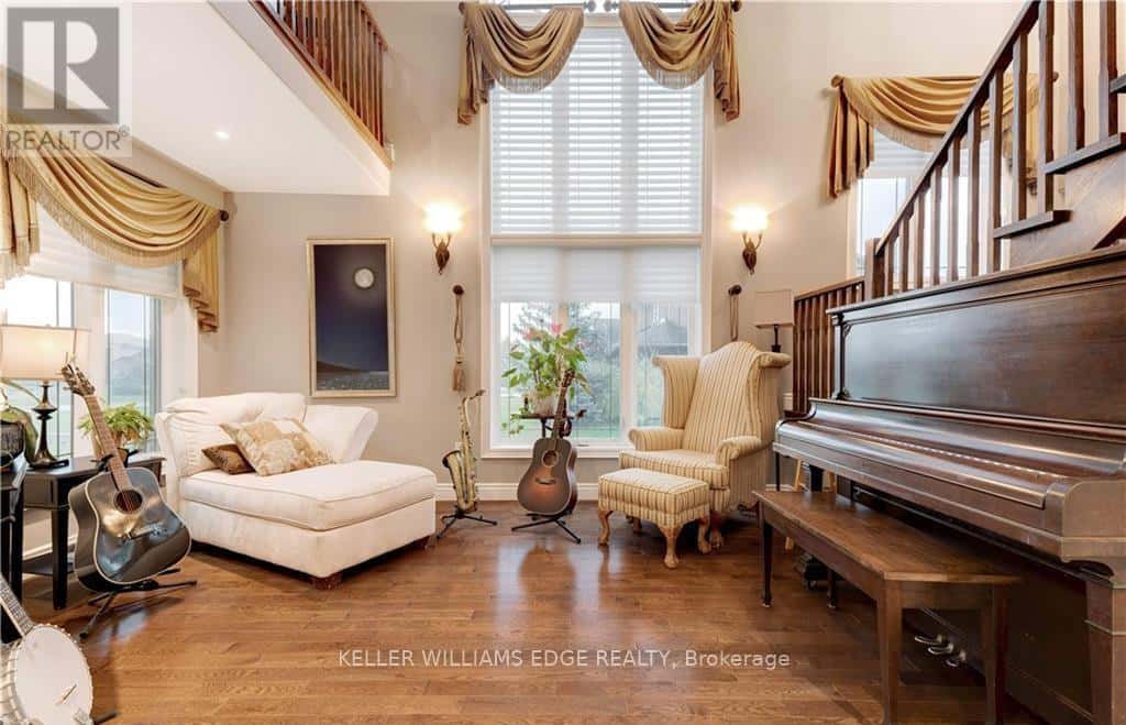 8036 SHERIDAN COURT — Grimsby (Grimsby Escarpment), Ontario - Photo 4 of 44