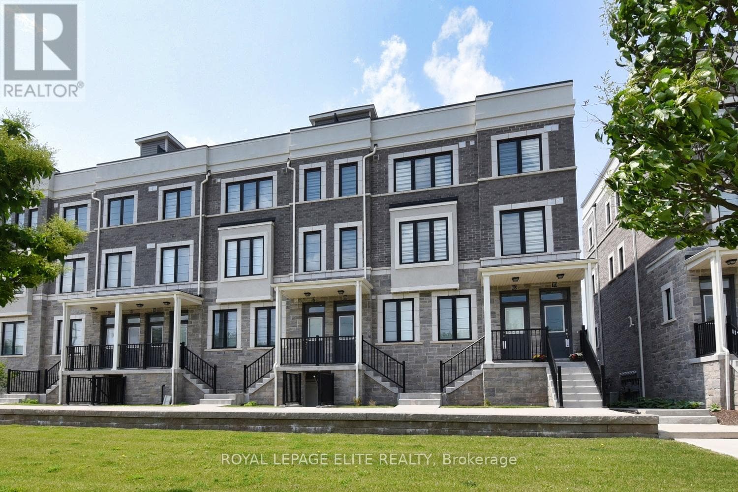 69 - 383 DUNDAS STREET E — Hamilton (Waterdown), Ontario - Main photo