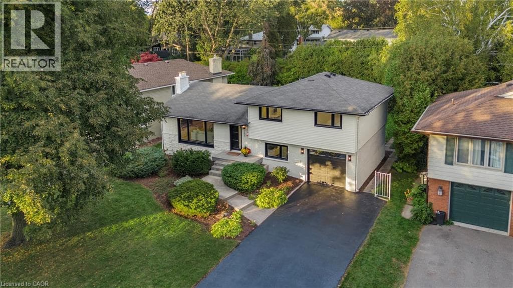 257 STRATHCONA Drive — Burlington, Ontario - Main photo