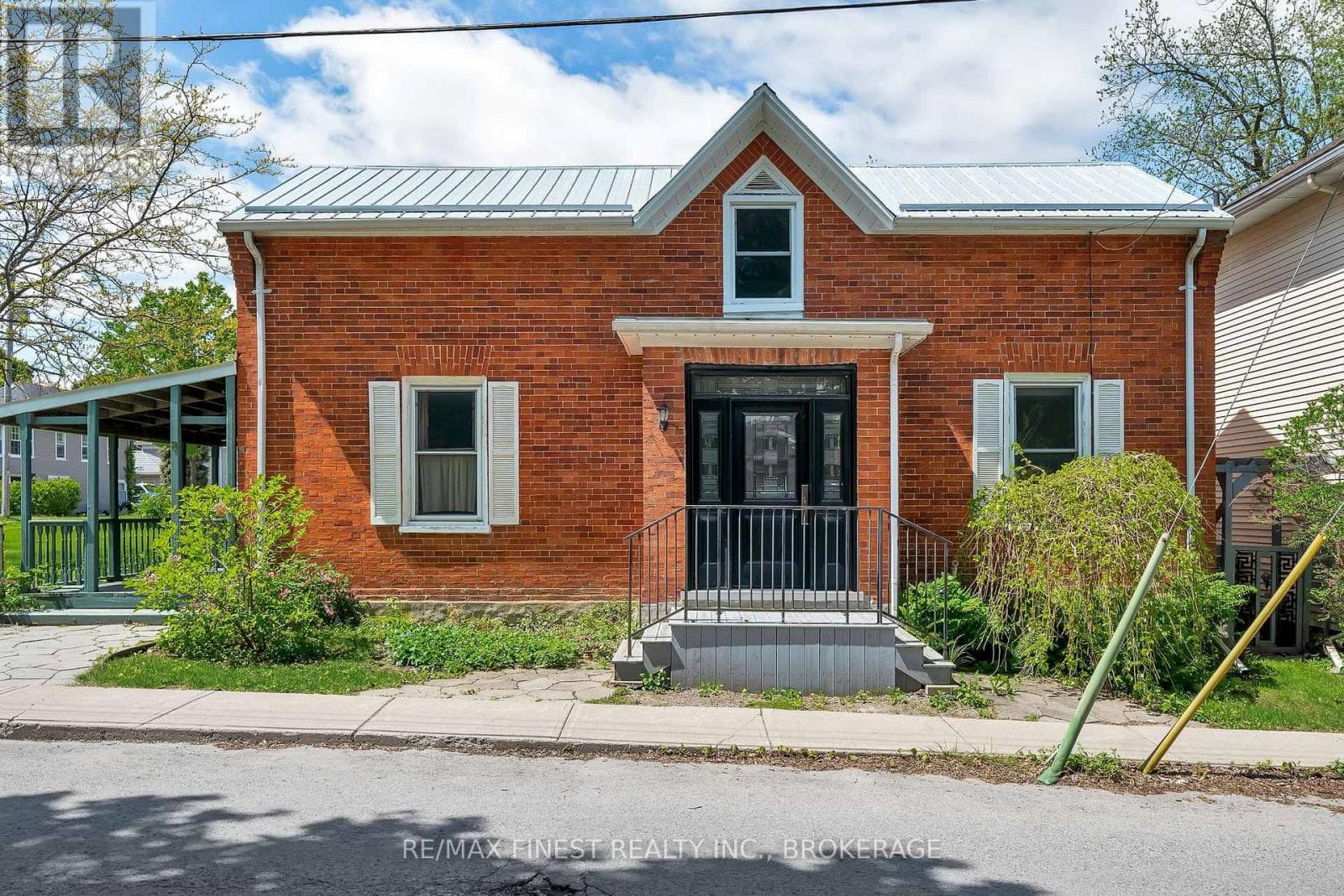 8 CATHERINE STREET — Prince Edward County (Picton Ward), Ontario - Main photo