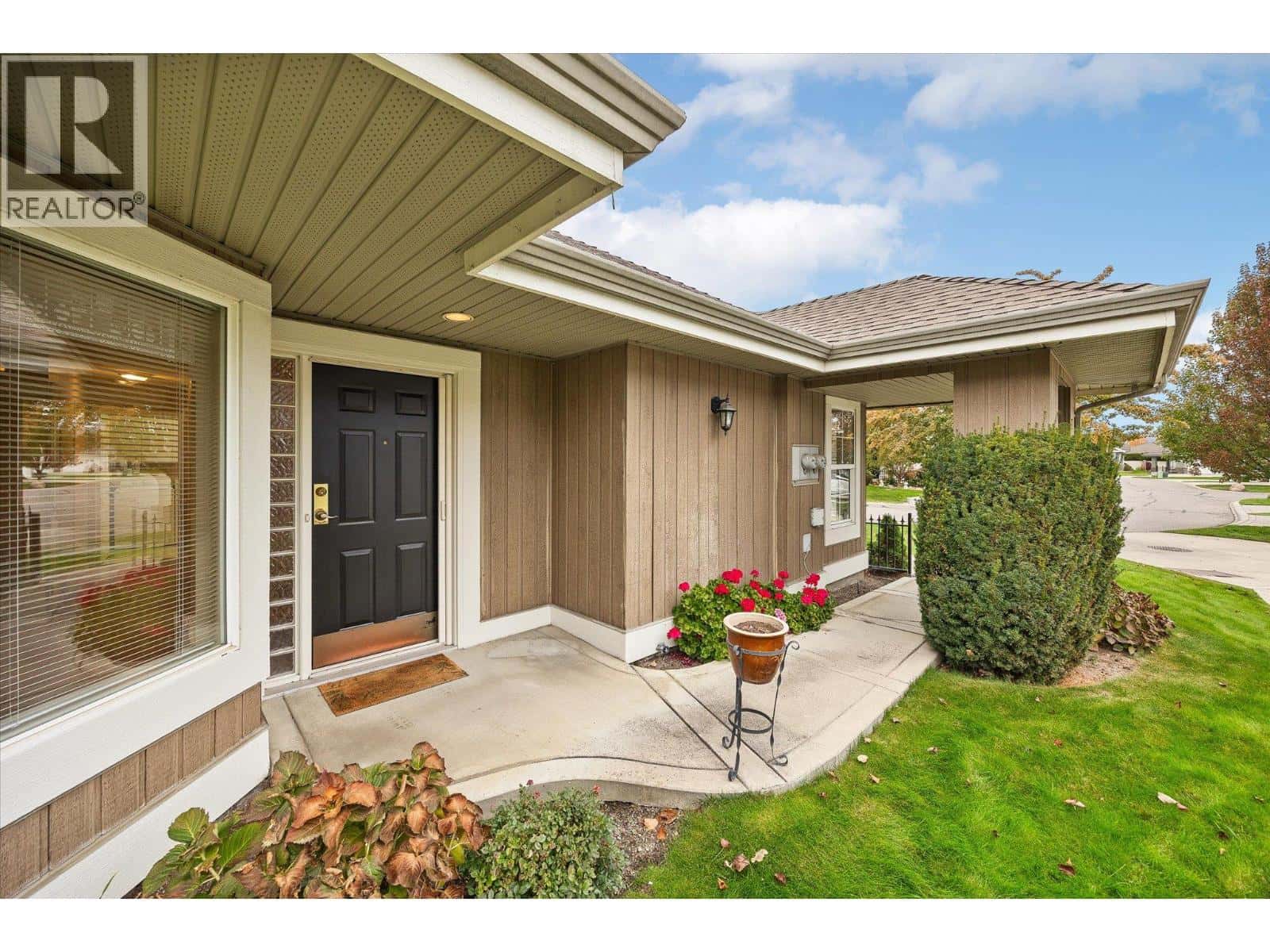 680 Valley Road Unit# 12 — Kelowna, British Columbia - Photo 3 of 57