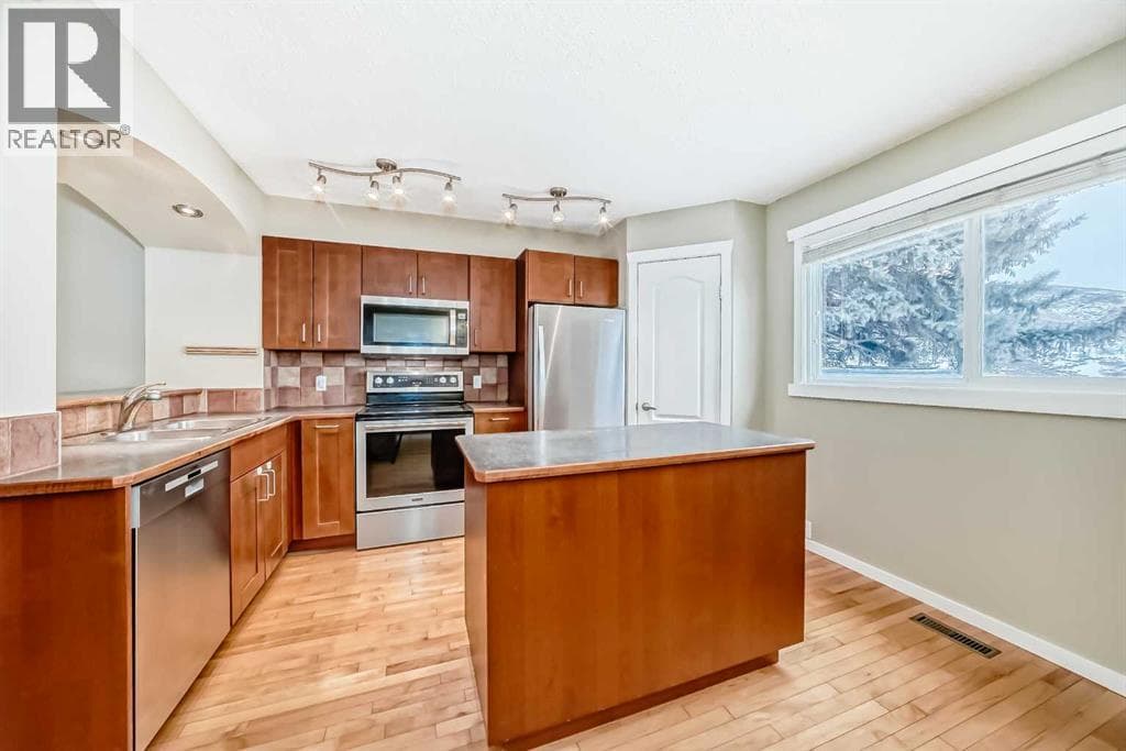 28, 800 Bowcroft Place — Cochrane - Main photo