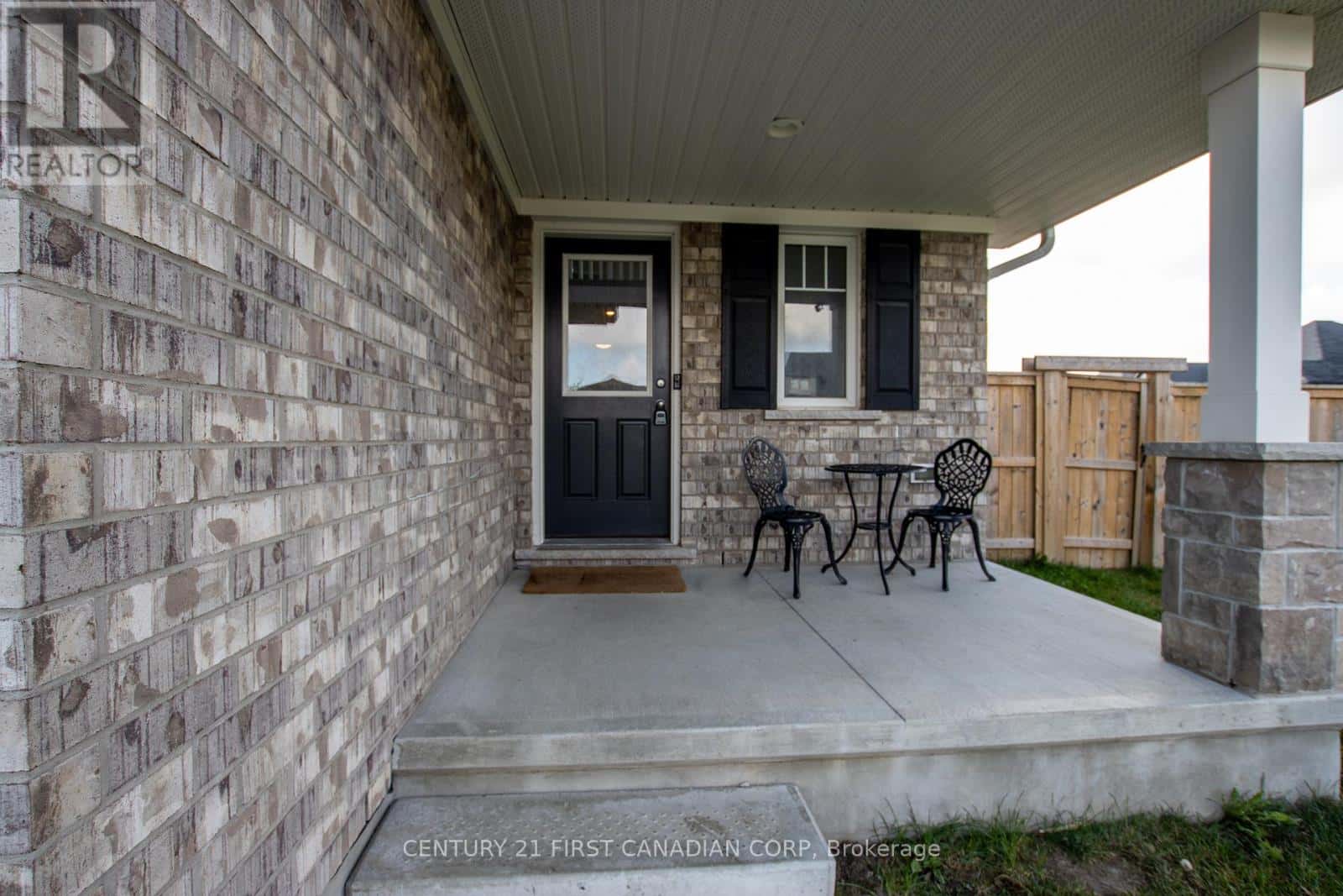 16 ARNOLD STREET — Tillsonburg, Ontario - Photo 5 of 33