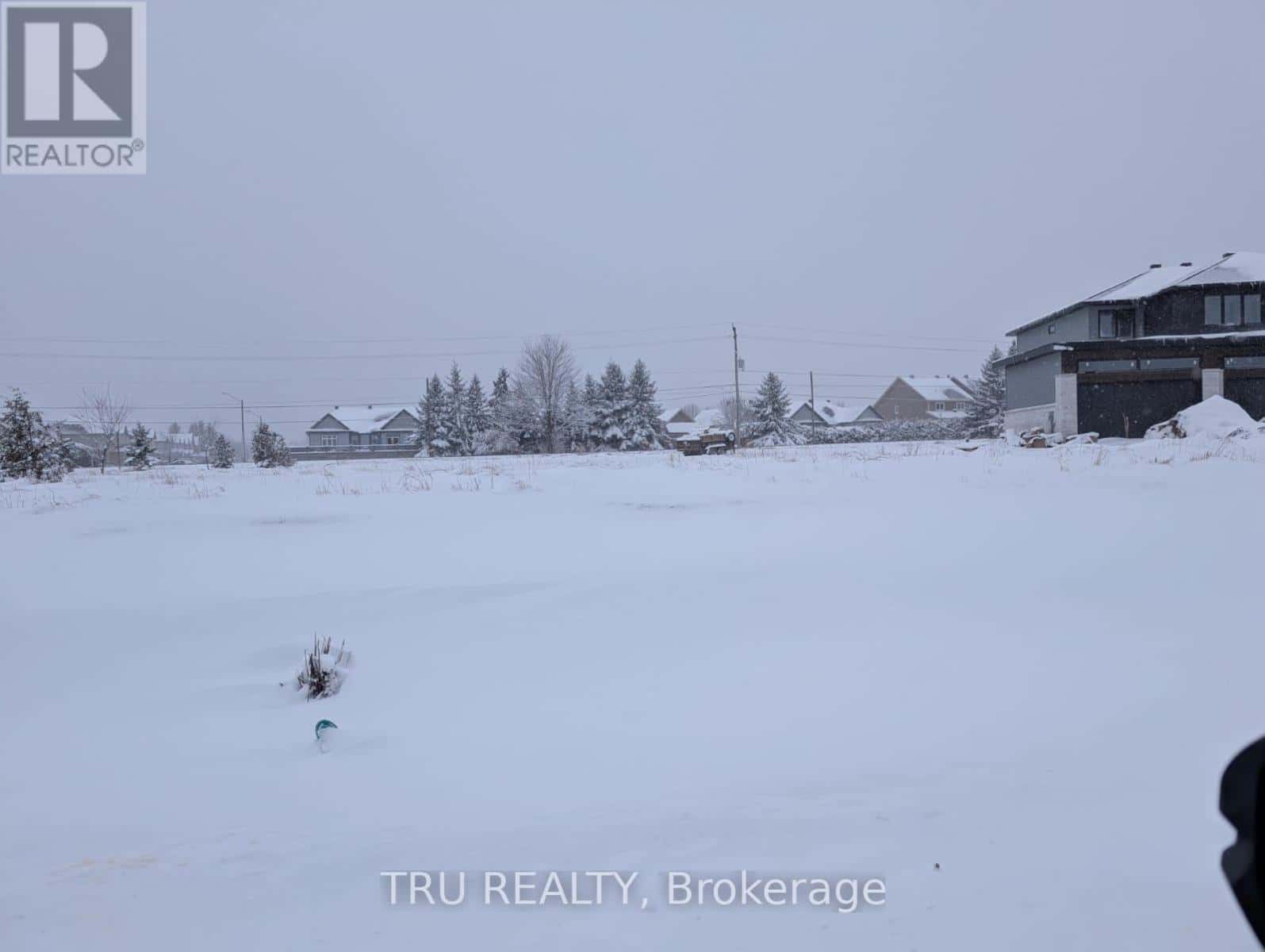 333 SHOREWAY DRIVE — Ottawa, Ontario - Photo 2 of 7