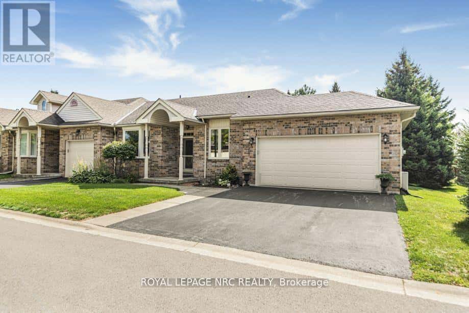 105 NORTHERNBREEZE STREET — Hamilton (Twenty Place), Ontario - Photo 3 of 44