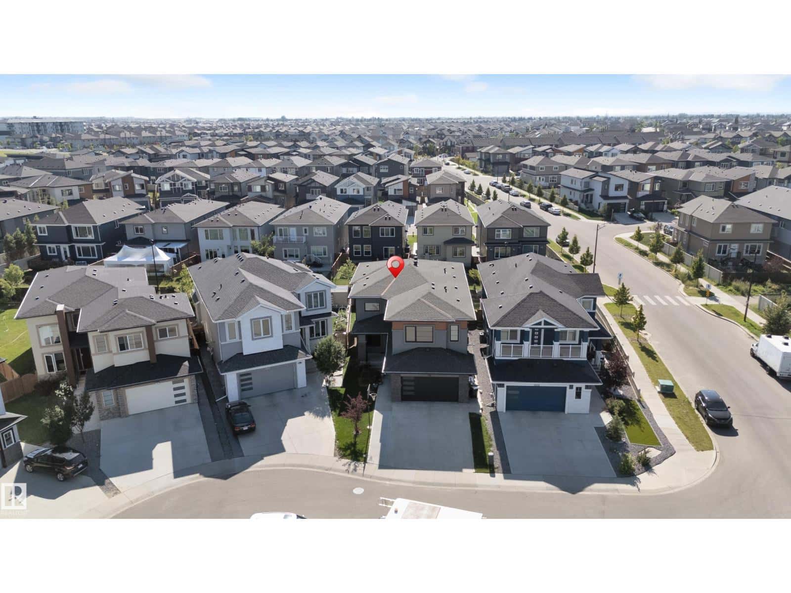 1935 19 AV NW — Edmonton, Alberta - Photo 3 of 68