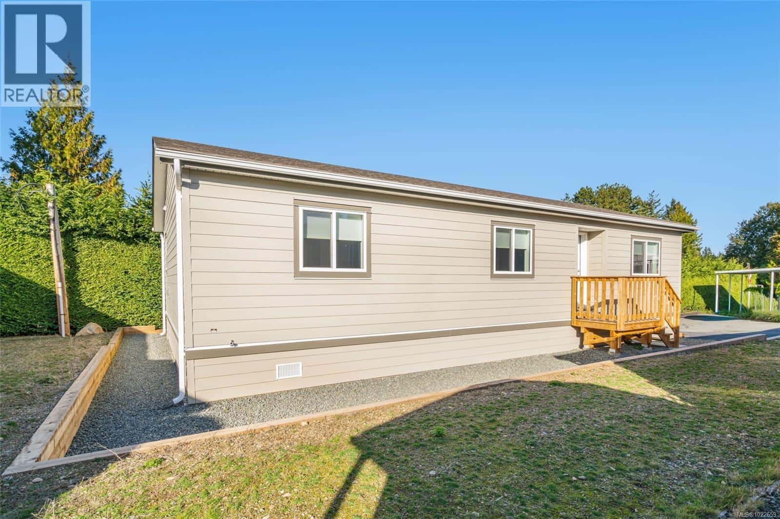 138 6325 Metral Dr — Nanaimo, British Columbia - Photo 2 of 34