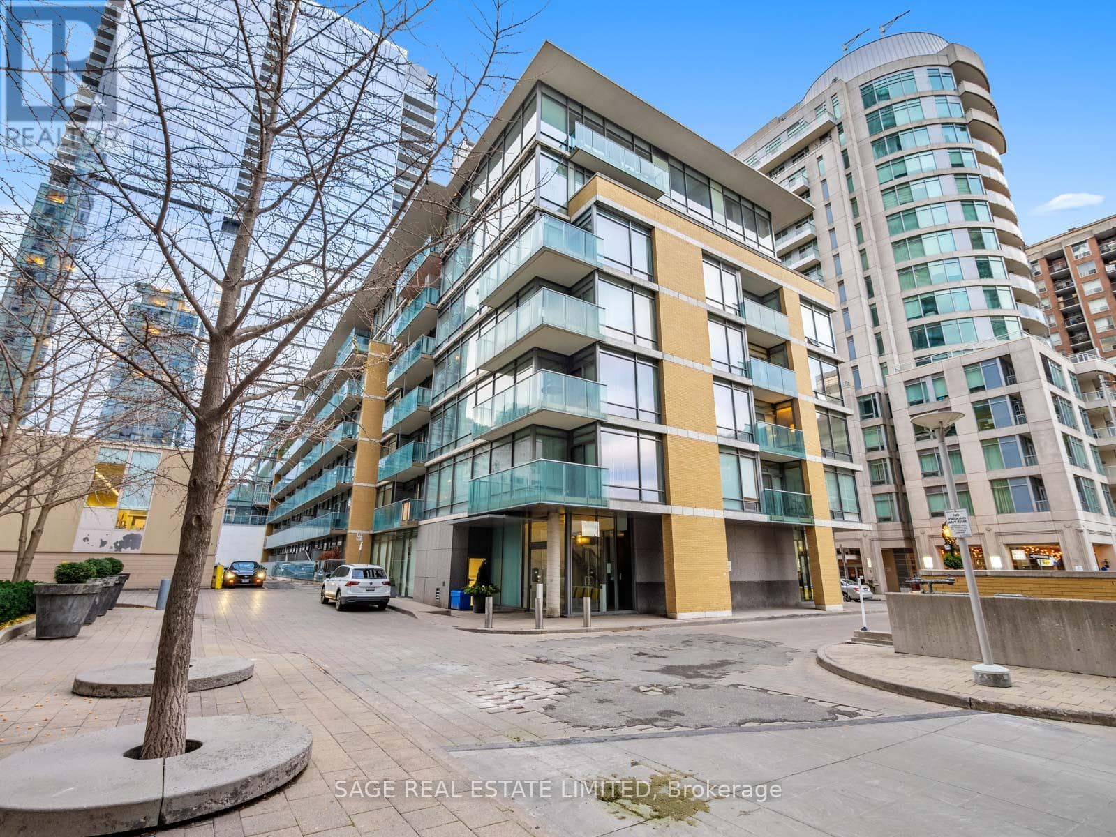 608 - 21 SCOLLARD STREET — Toronto (Annex), Ontario - Main photo