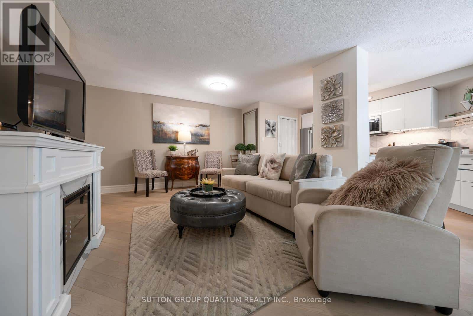 814 - 10 QUEENS QUAY W — Toronto (Waterfront Communities), Ontario - Photo 5 of 50