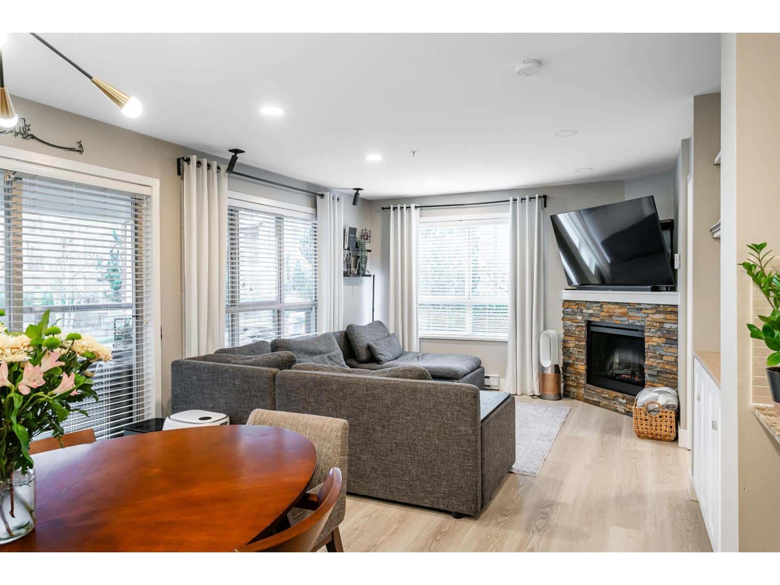 A206 8929 202 STREET — Langley, British Columbia - Photo 3 of 33