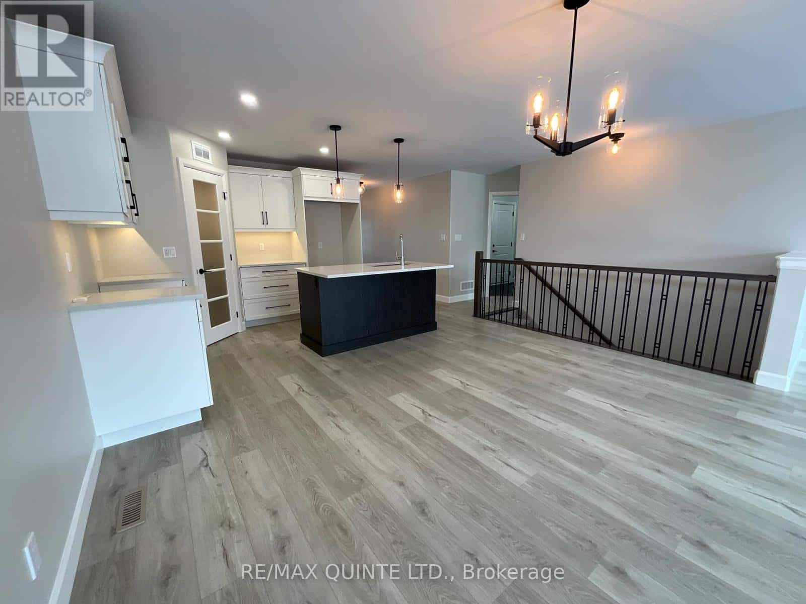 120 HASTINGS PARK DRIVE — Belleville (Belleville Ward), Ontario - Photo 5 of 17