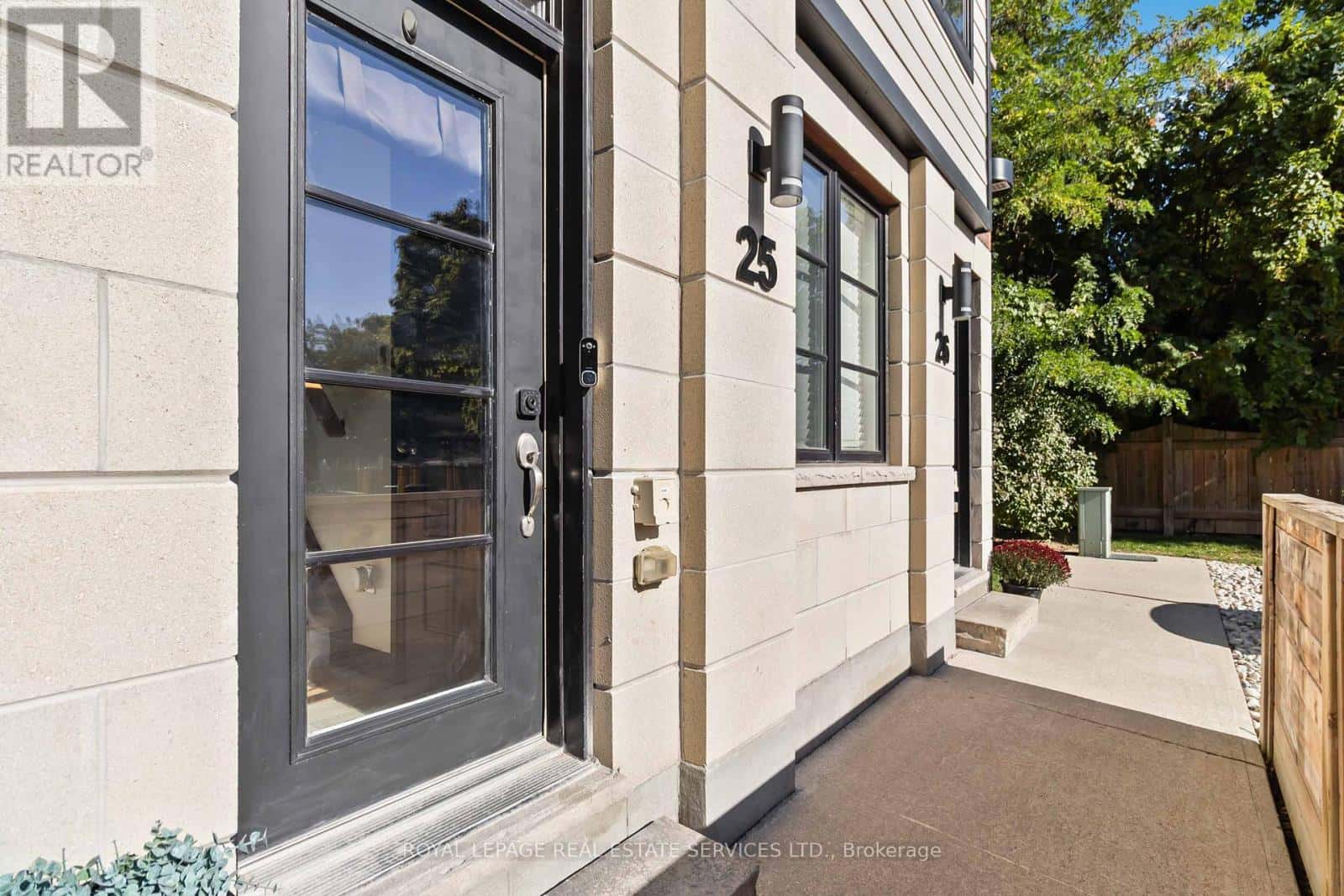 25 - 405 PLAINS ROAD E — Burlington (LaSalle), Ontario - Photo 4 of 45