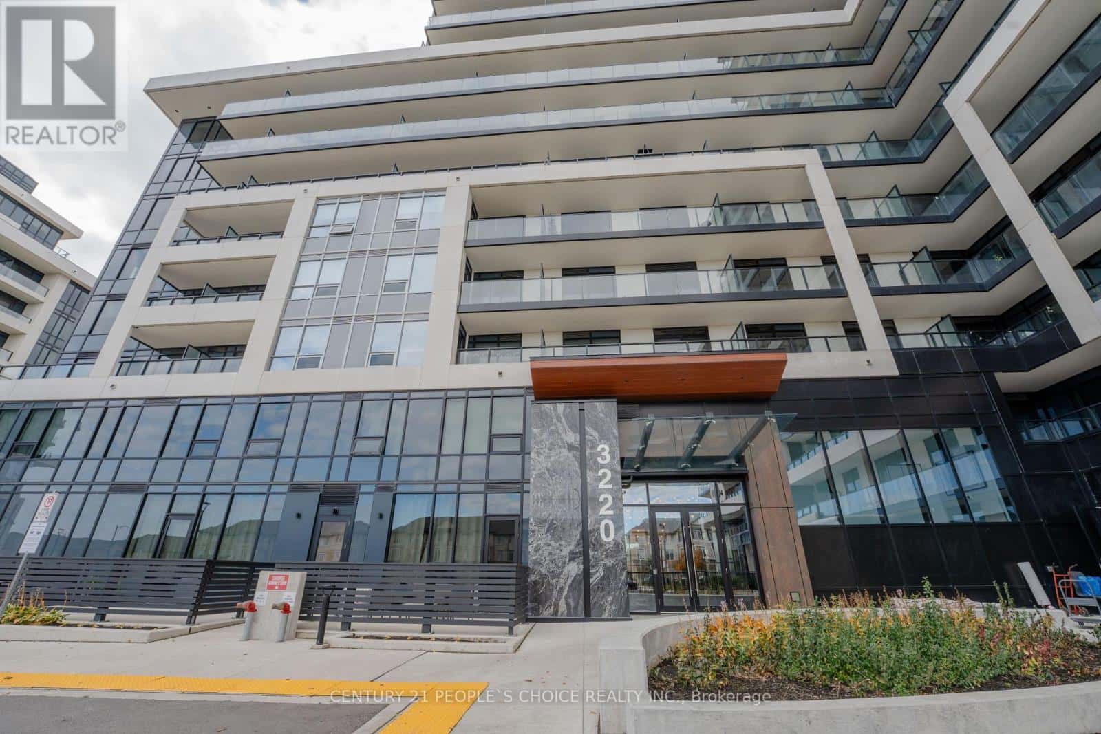 1703 - 3220 WILLIAM COLTSON AVENUE N — Oakville (JM Joshua Meadows), Ontario - Photo 3 of 30