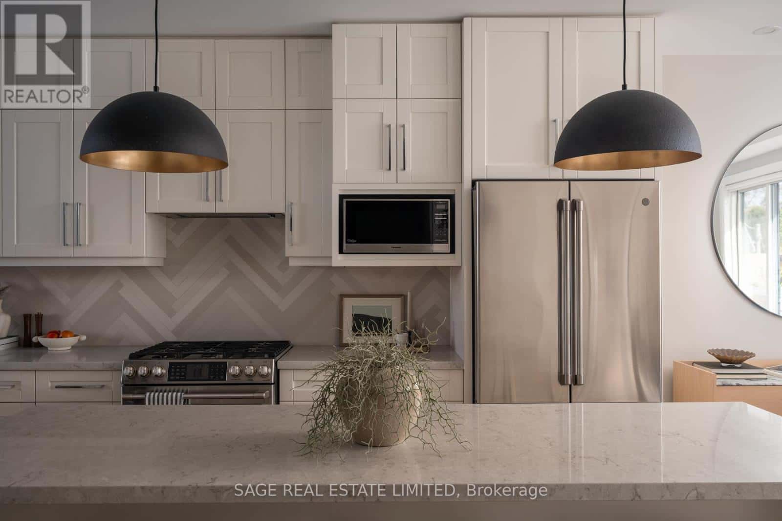 101 BEAVER AVENUE — Toronto (Dovercourt-Wallace Emerson-Junction), Ontario - Photo 3 of 43