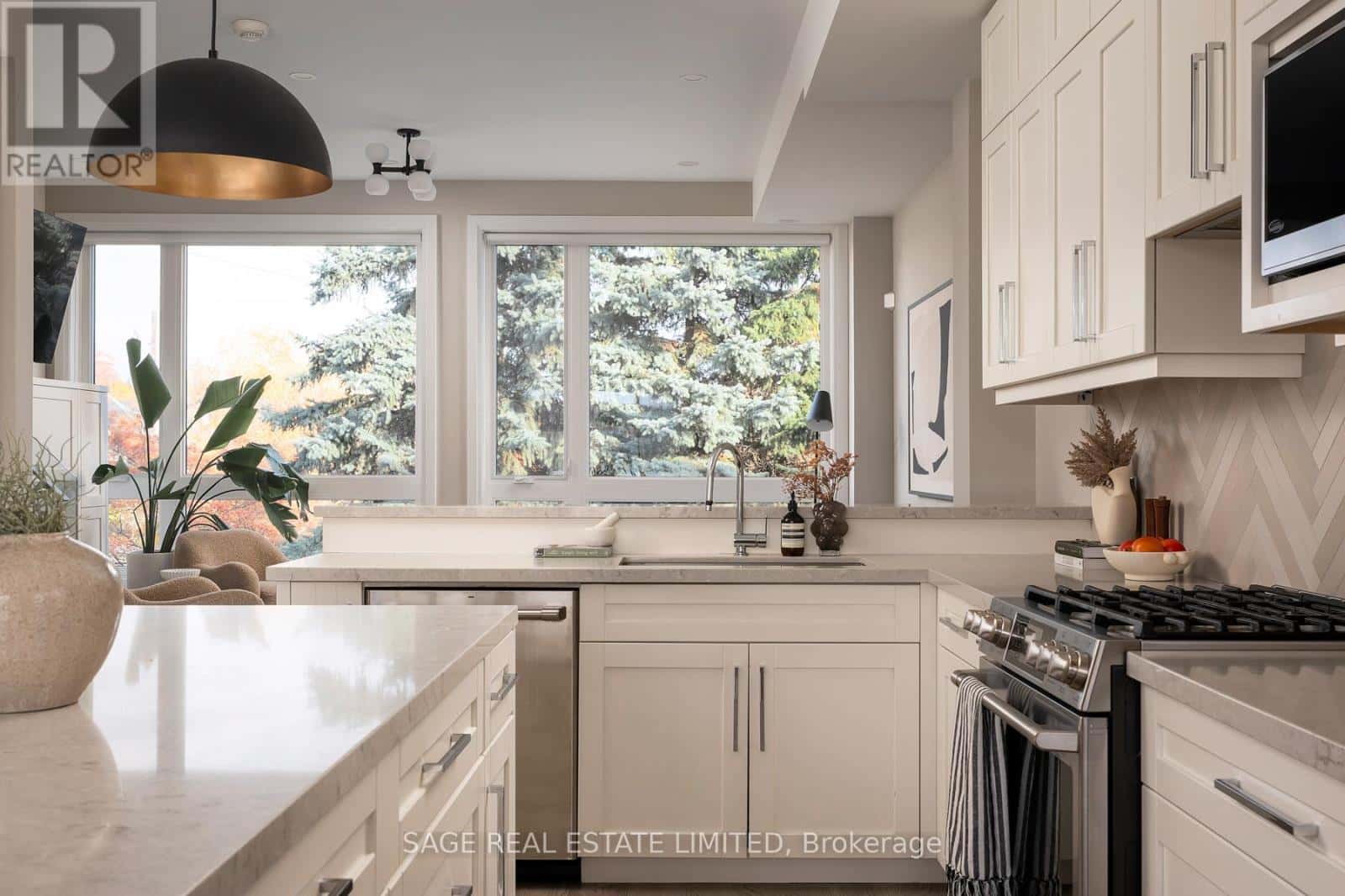 101 BEAVER AVENUE — Toronto (Dovercourt-Wallace Emerson-Junction), Ontario - Photo 4 of 43