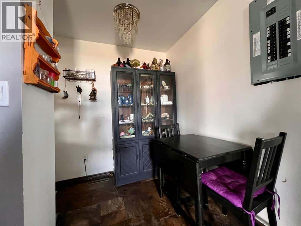 5104 51 Street — Edgerton, Alberta - Photo 5 of 28